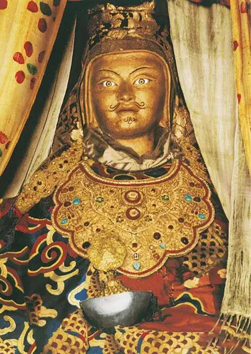 莲师:对空手离开此生的众生,我感到无限怜悯